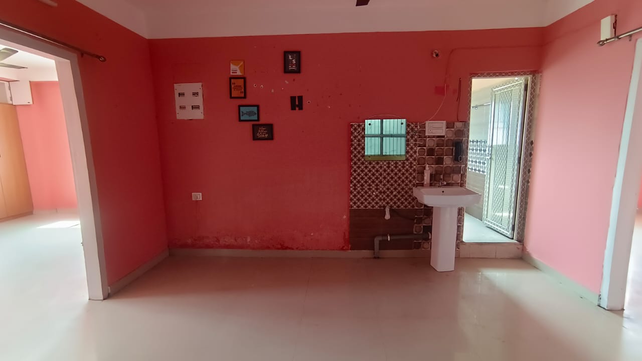 Unfurnished 3bhk in LNB Path, Hatigaon, Guwahati, Assam, India for Rent